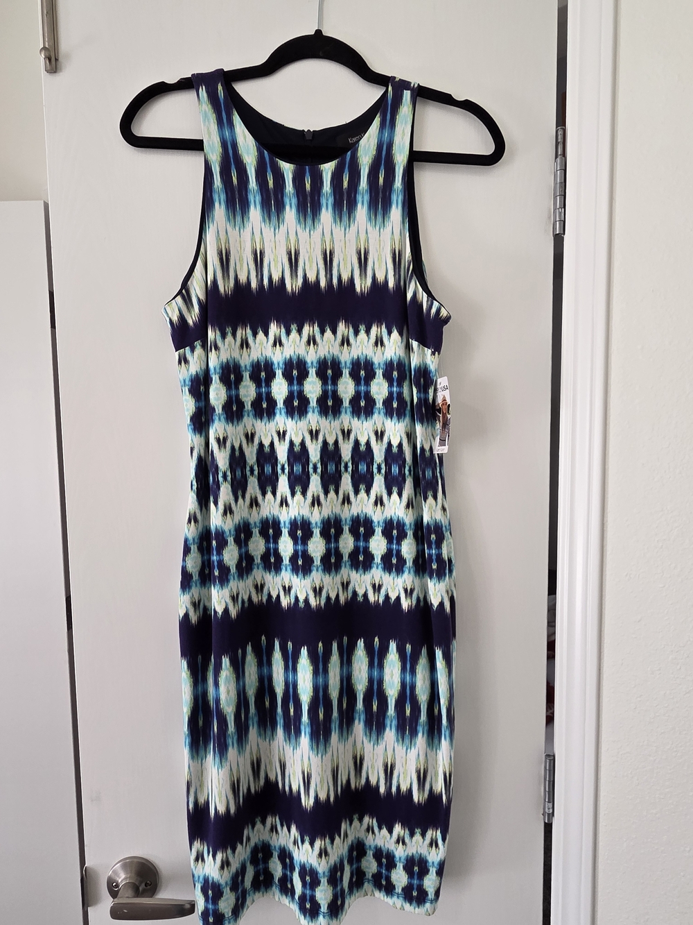 1021 NWT Sleeveless, Lined, Stretchy Dress, Rayon & Spandex, Medium